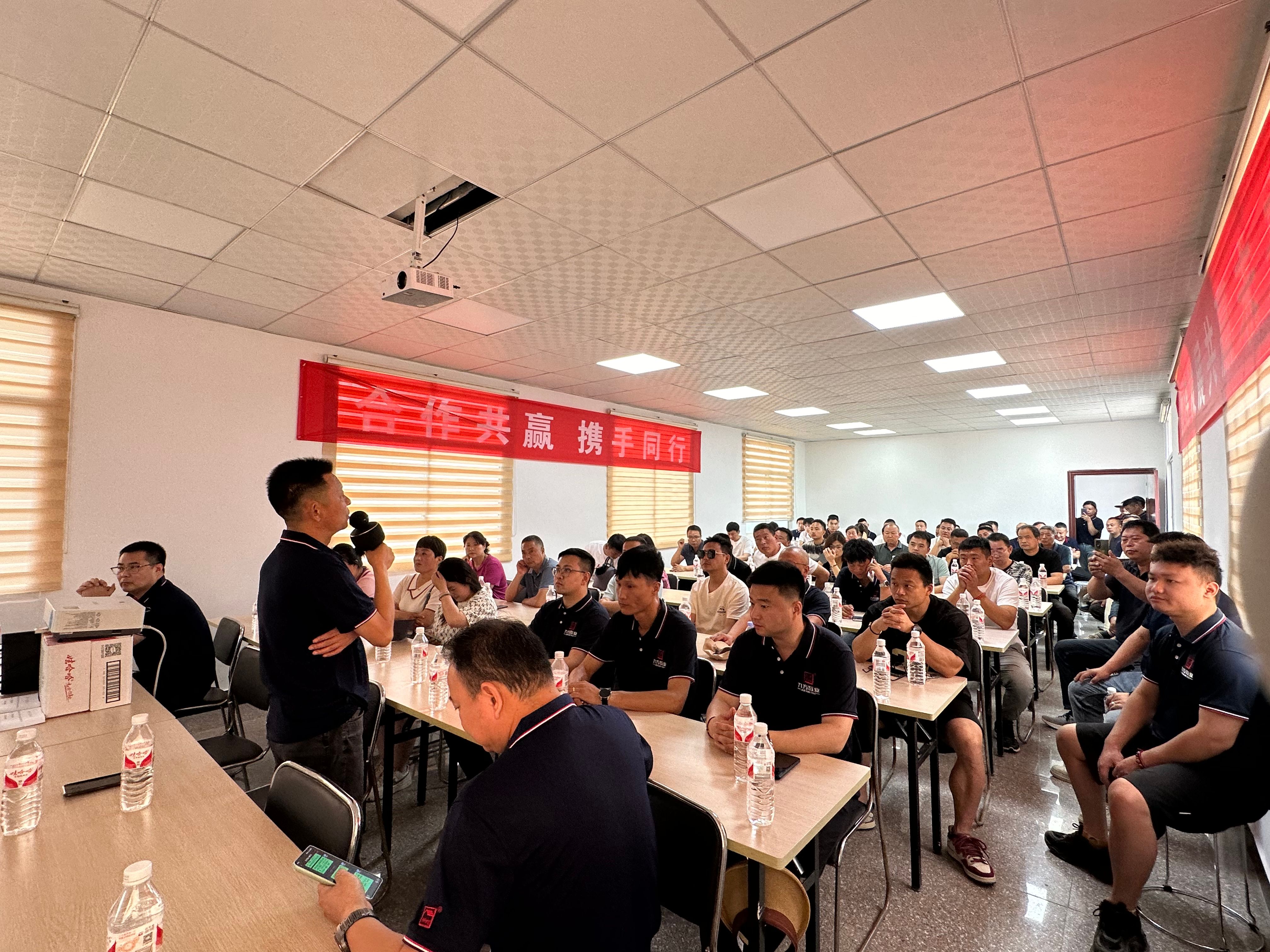 聚势发力 | 湖北威客电竞圣沣新品发布会圆满收官！
